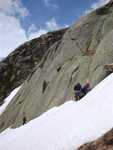 Die Einstiege sind noch unter dem Schnee